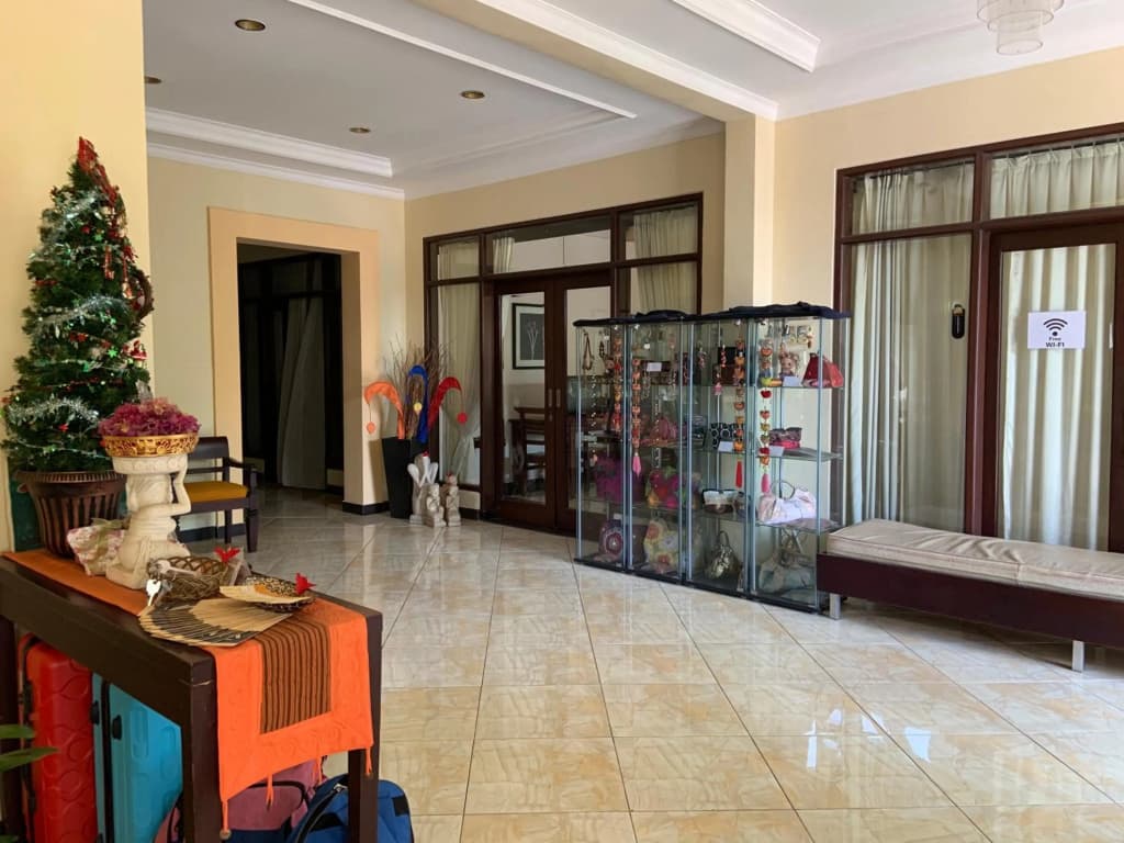 Nirwana Hotel Suites - photo 1