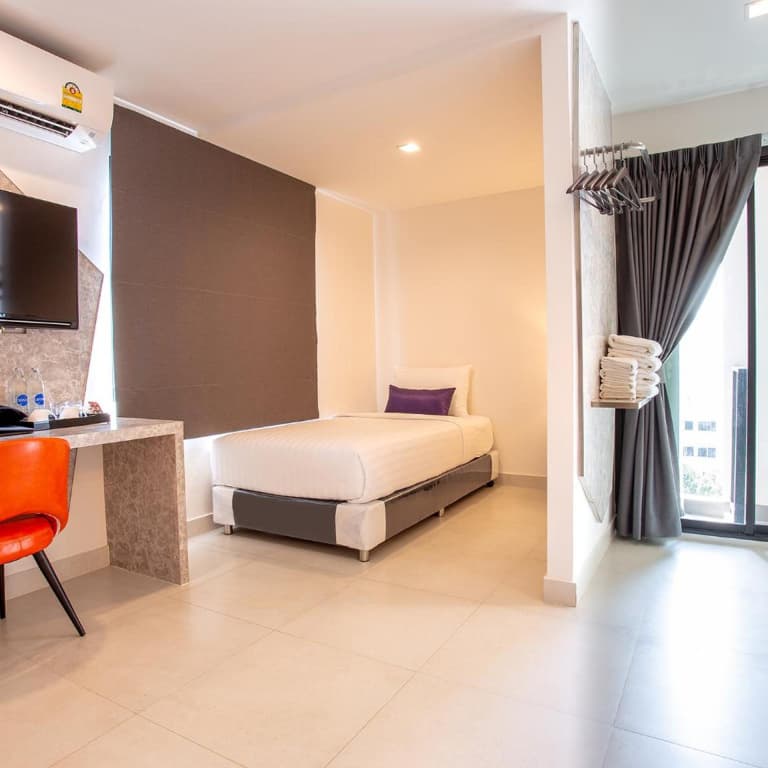 Spittze Hotel Pratunam - photo 21