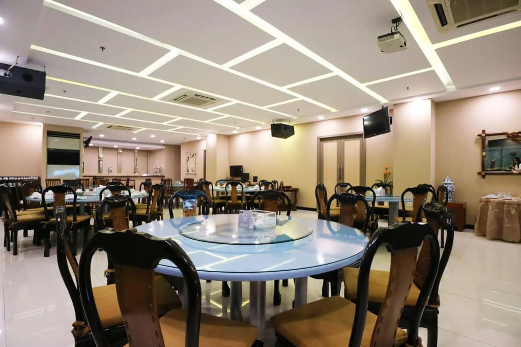 Coin's Hotel Jakarta - photo 25