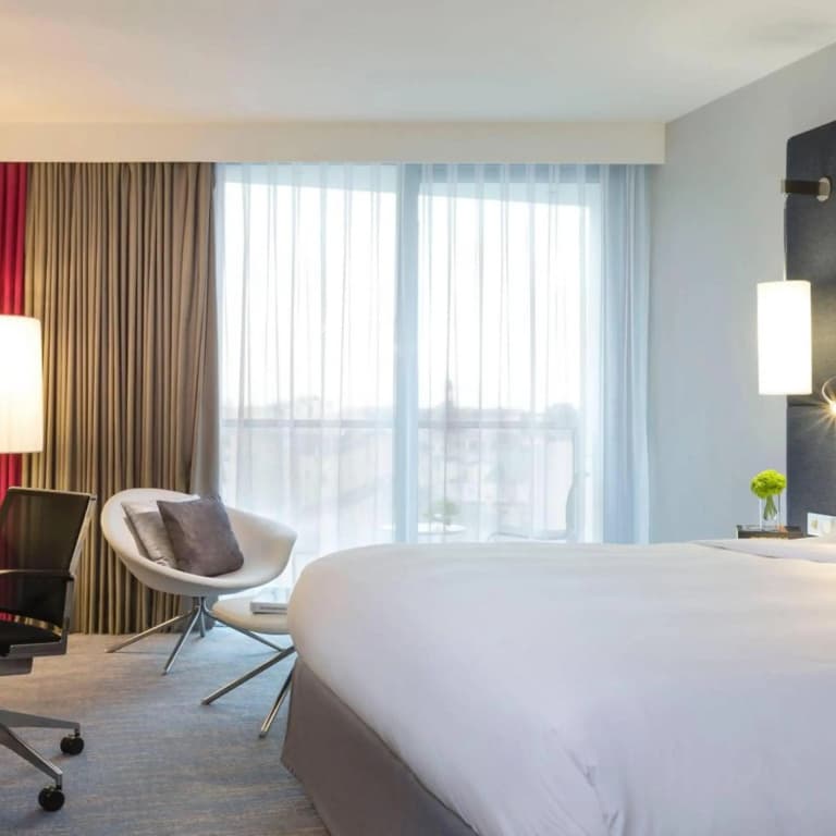 Renaissance Paris Arc de Triomphe Hotel - photo 49