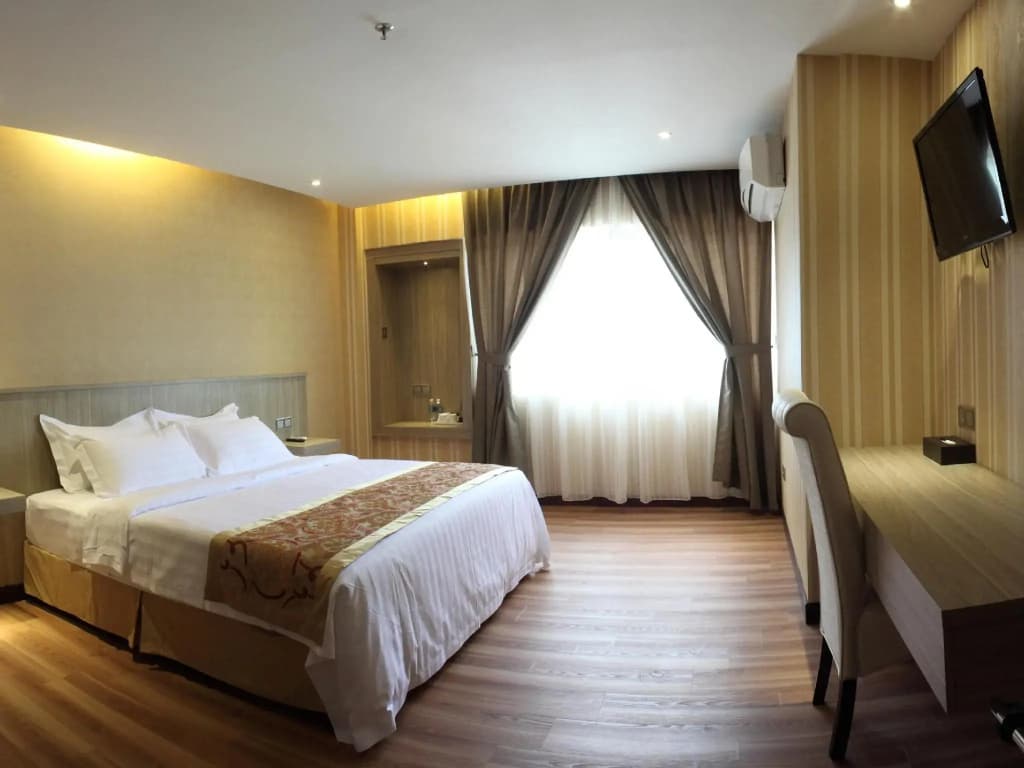 Mandarin Hotel - photo 18