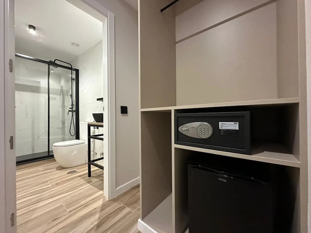 CC Opera Suites - photo 1