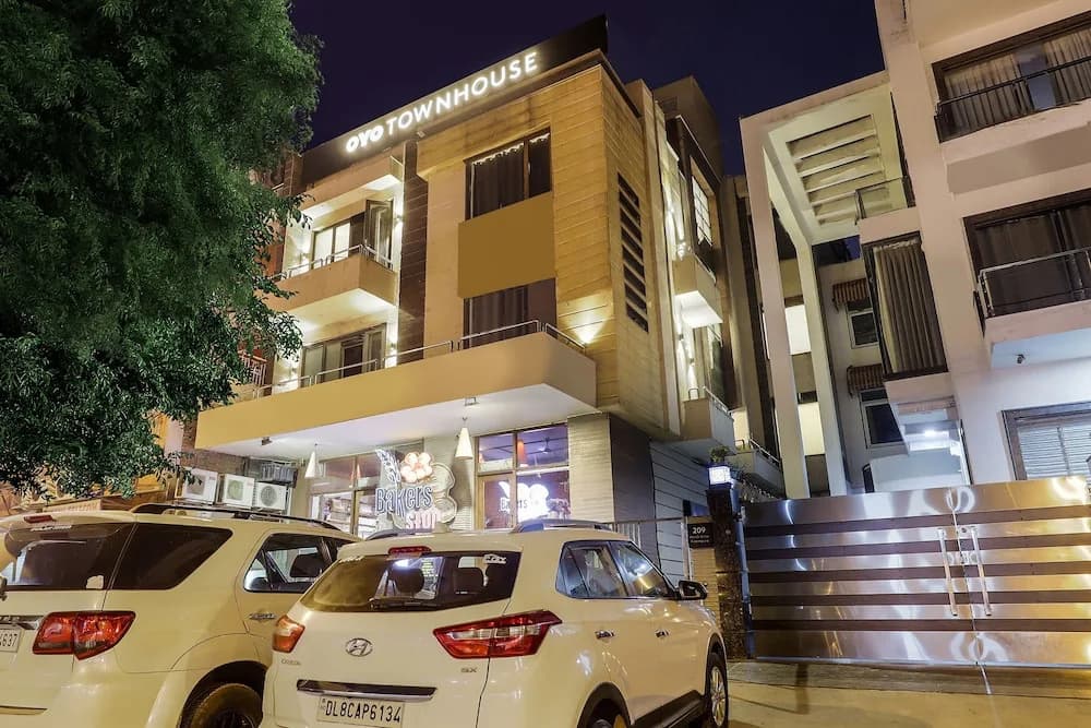 OYO Flagship 749 Pitampura - photo 1