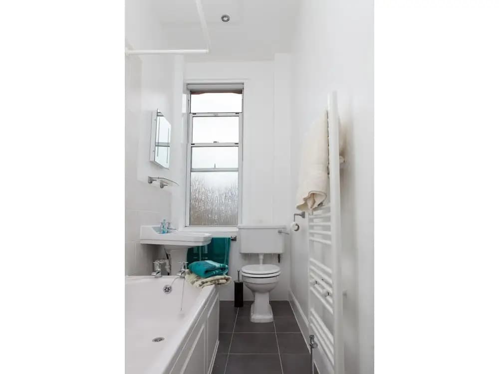 Cozy 1-bed Flat in Stockbridge Sleeps 4 - photo 7