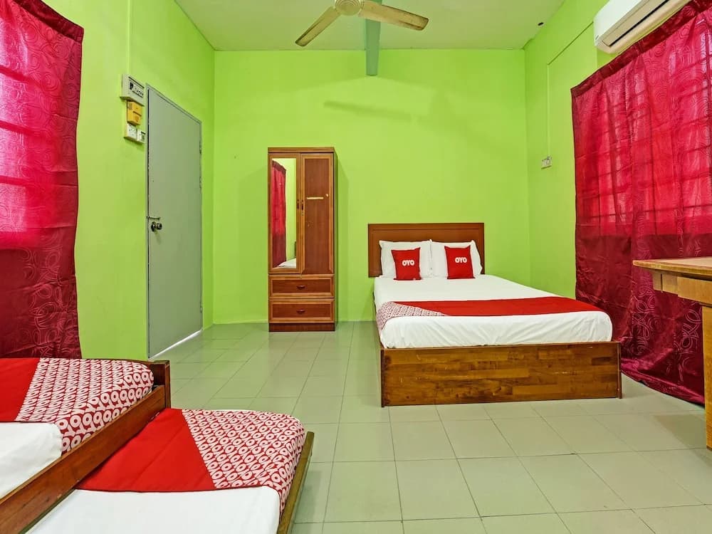 OYO 90278 Redzwan's Beach Resort - photo 5