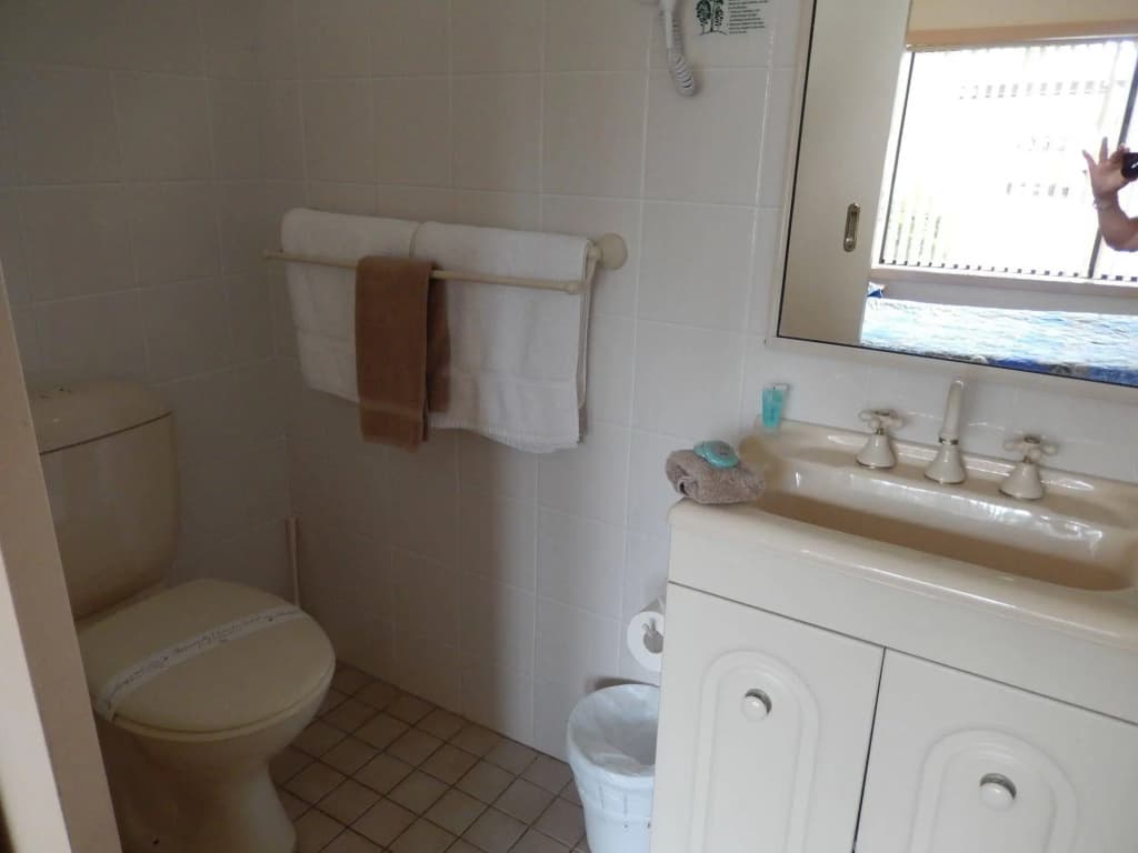 Pioneer Way Motel - photo 7