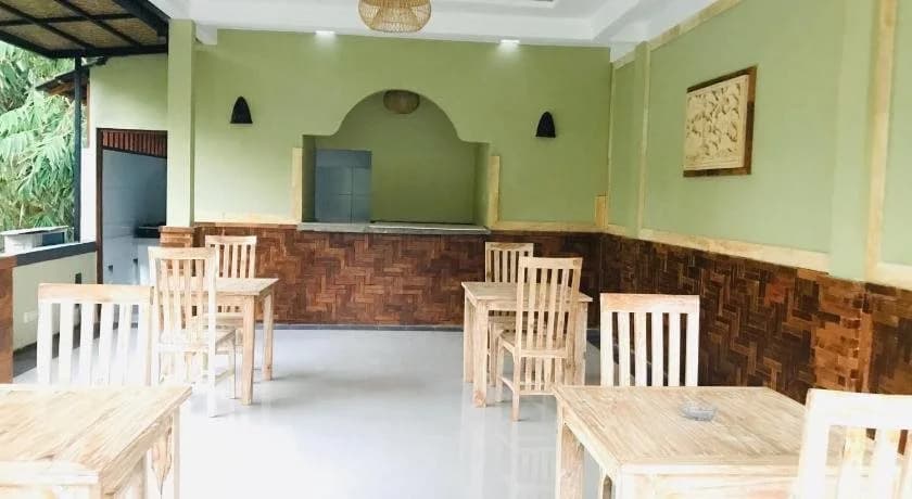 Suastika Bed and Breakfast - photo 16