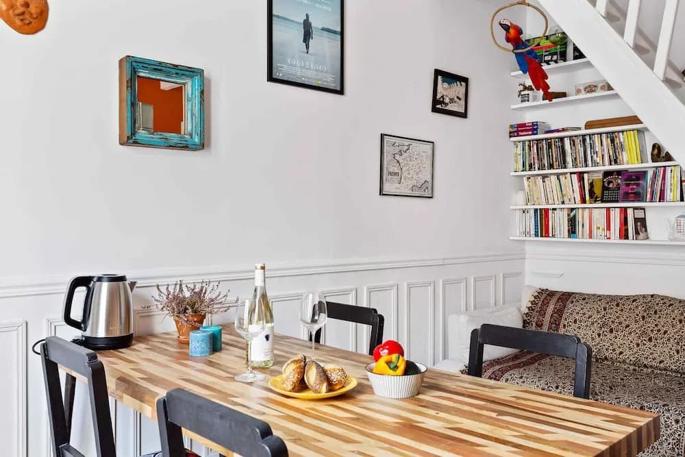 Spacious and Bright Duplex Located in the 19th - photo 13