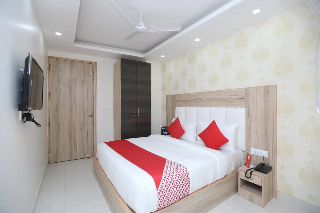 Capital O 18853 Hotel Mega - main photo