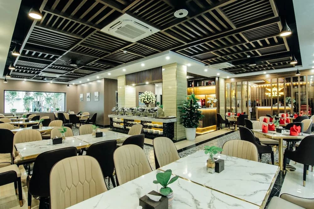 Top One Halong Hotel - photo 18