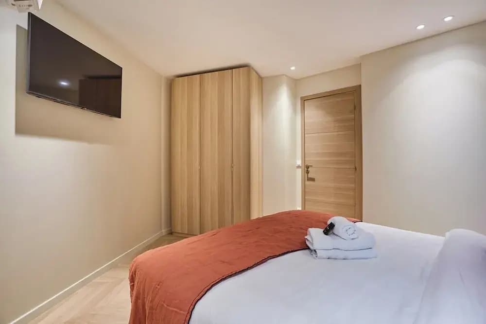 Elegant Apartment St Germain des Pres Luxembourg Park - photo 1