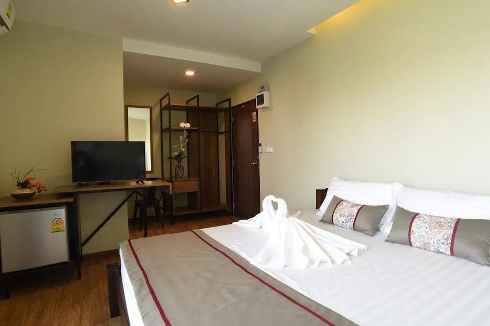 Home Inn Hotel - photo 5
