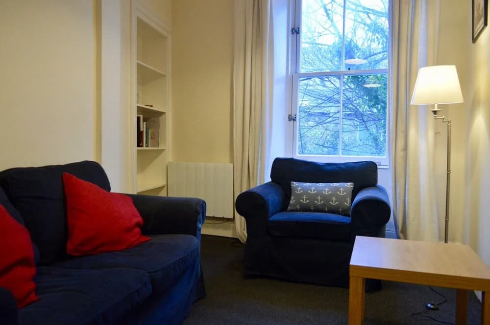 Flat in Stockbridge - photo 2