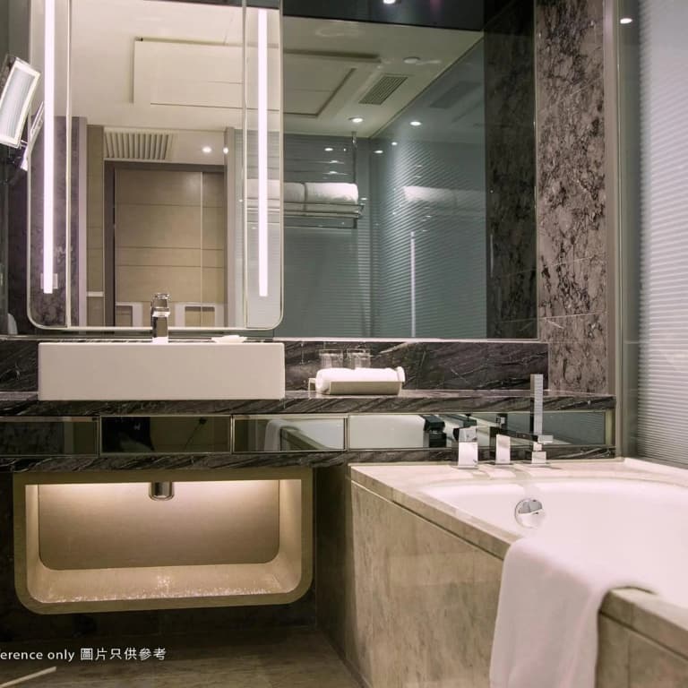 Royal Plaza Hotel - photo 37