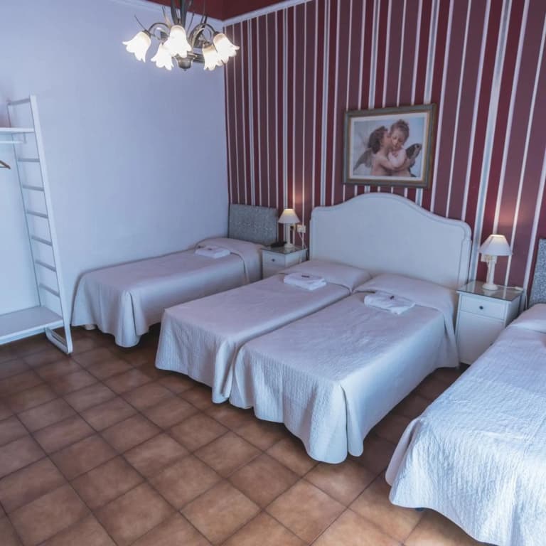 Hotel Victoria - photo 20