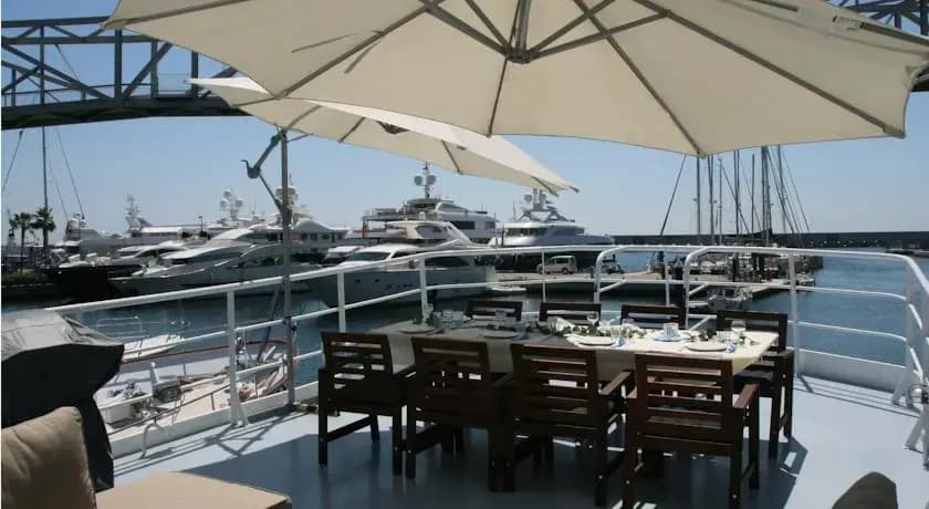 St. Katharine Bed & Breakfast Boat Barcelona - photo 4