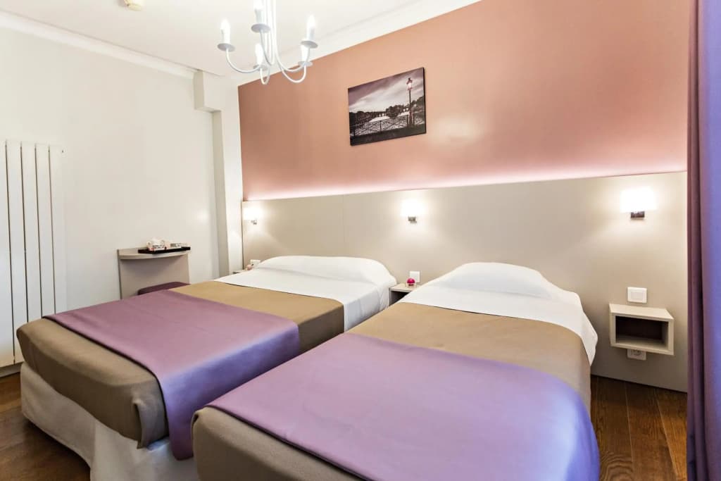 Modern Hotel - photo 12
