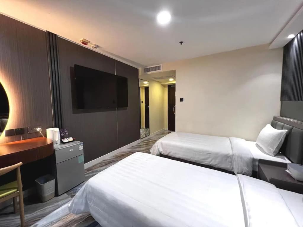 Hennessy Hotel - photo 14