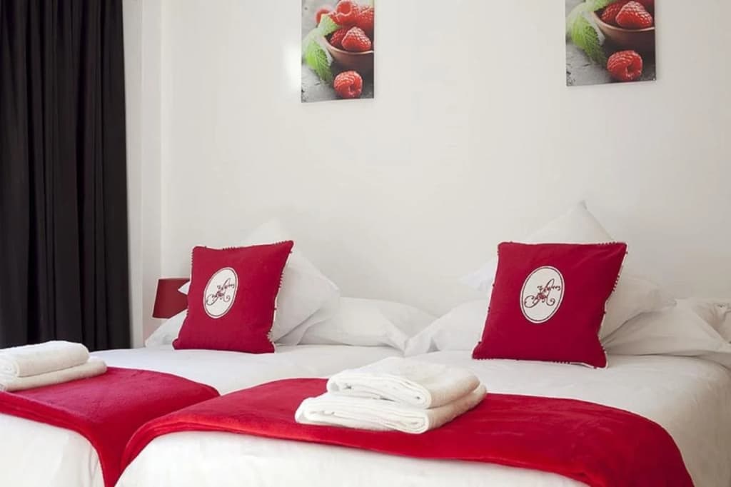 Charmsuites Nou Rambla - photo 2