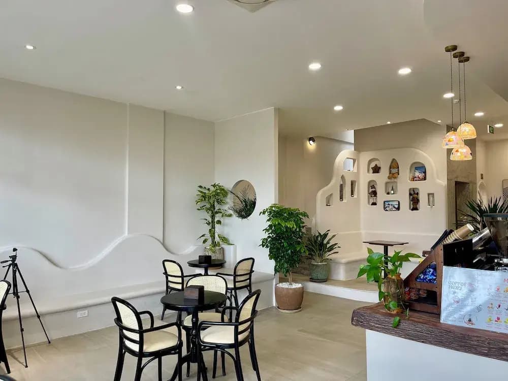 Lotus Home Cafe - Cable Car Station - photo 15