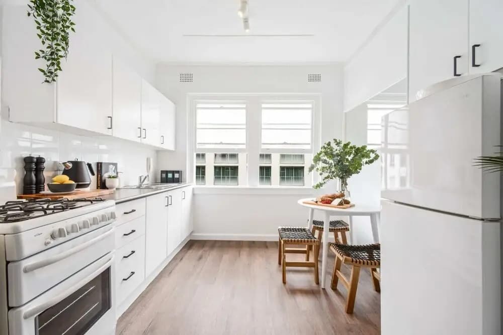 Stylish 1 Bedroom Apartment Near Beach - photo 13