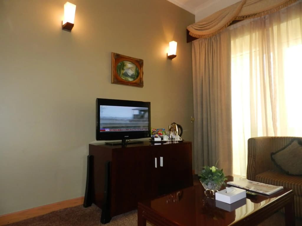 Sun & Sands Seaview Hotel - photo 7