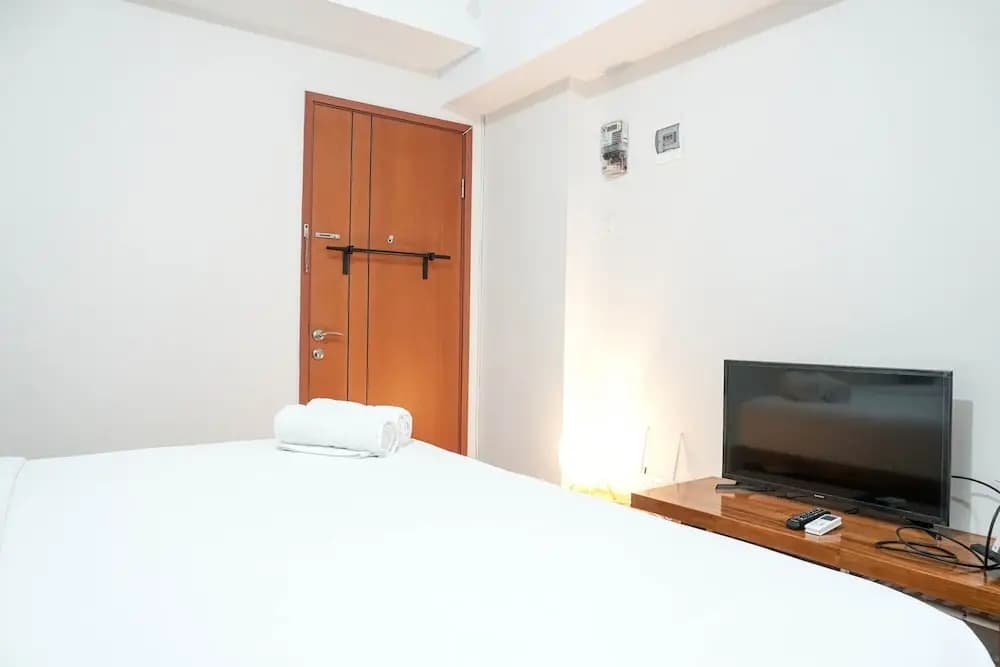 Comfortable Studio Apartment at Green Park View - photo 1