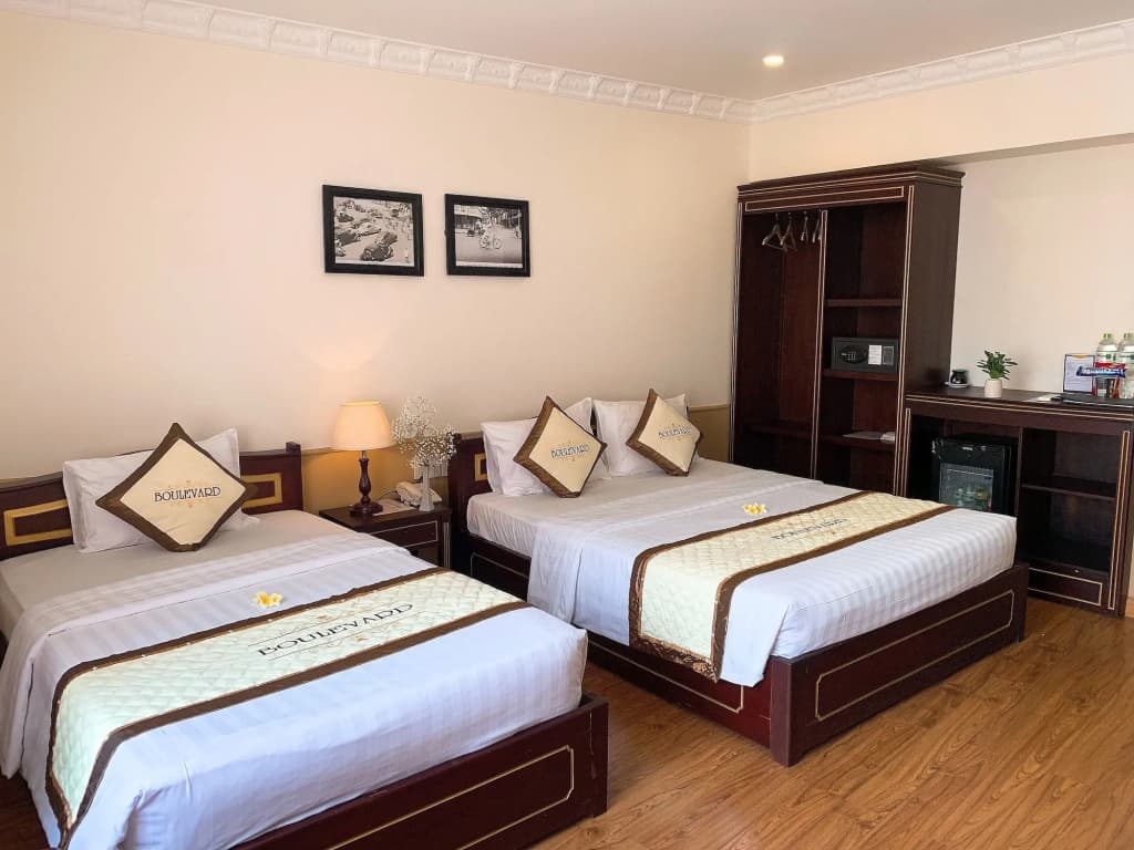 Boulevard Hotel - photo 4