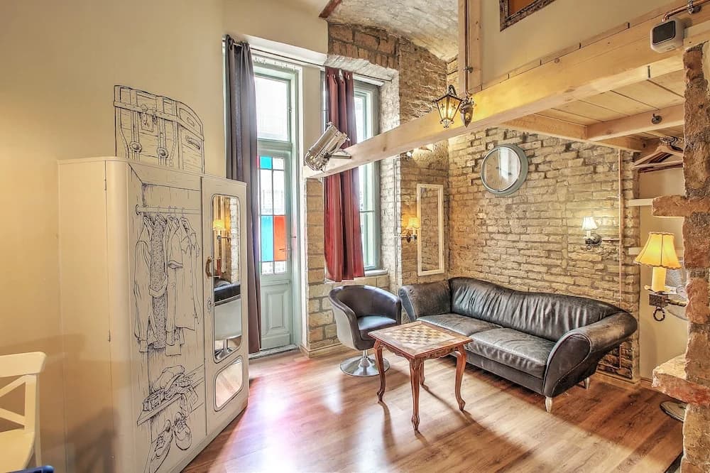 Lavender Circus Hostel And Apartments - photo 14