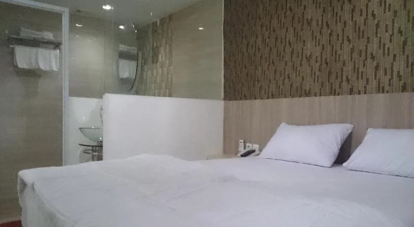 Hotel Sanrina - photo 3