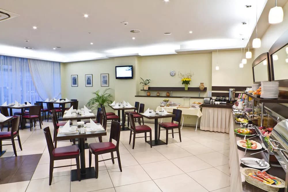 Ivbergs Hotel Messe Nord - photo 18