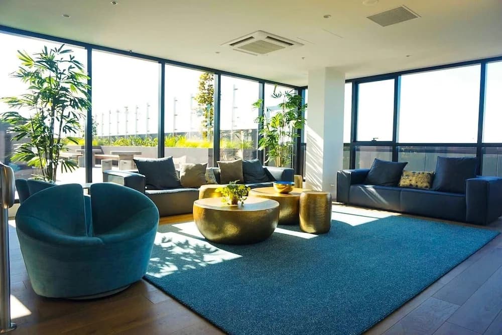 Boxhill Luxury Apartment - photo 2