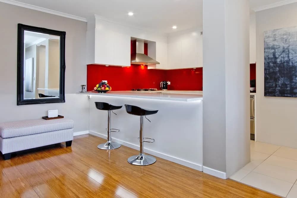 Ample Space In This 1 Bed Apt Also With Pool/Gym - photo 5