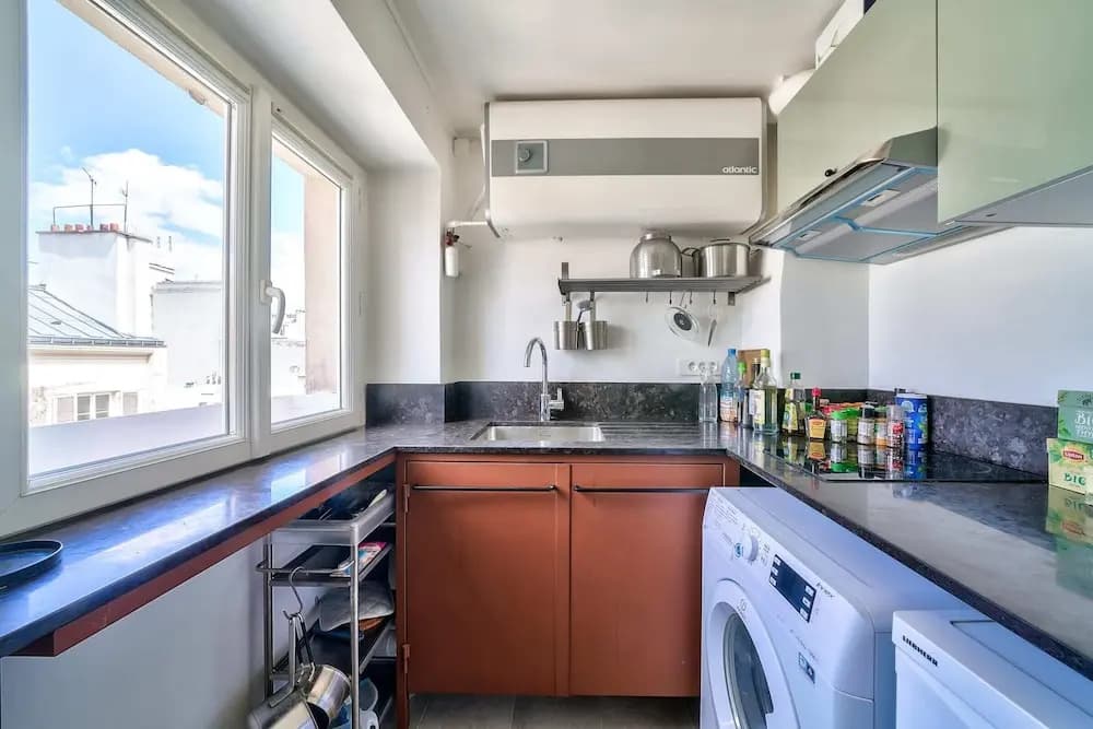 Charming 2 Room Apartment - Paris - photo 12