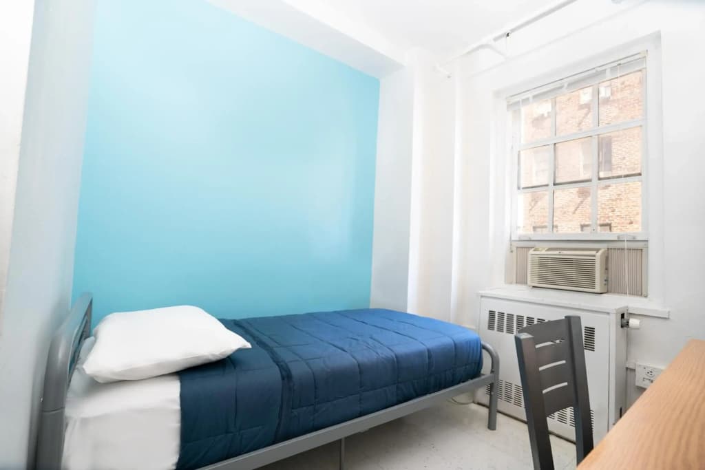 West Side YMCA Hostel - photo 41