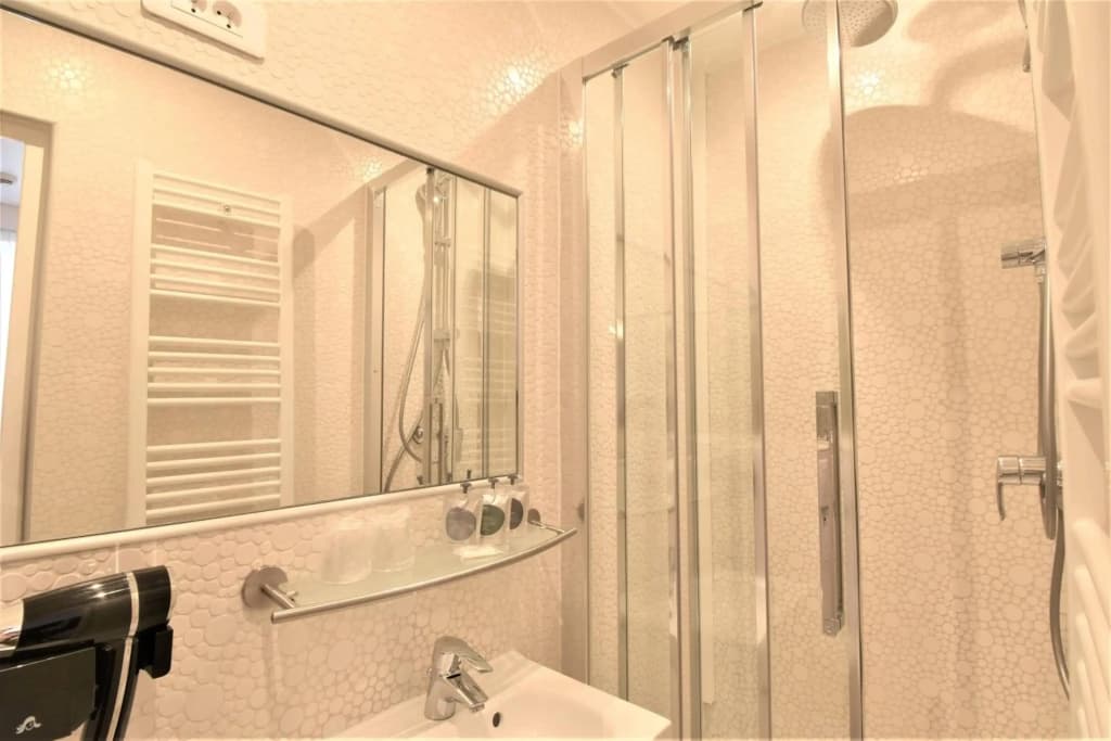 Hôtel Bonne Nouvelle  - photo 12