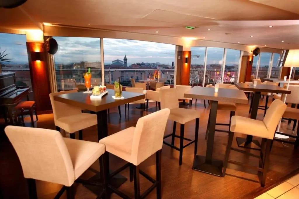 Appartements Centre Ville Massena avec vue - photo 16