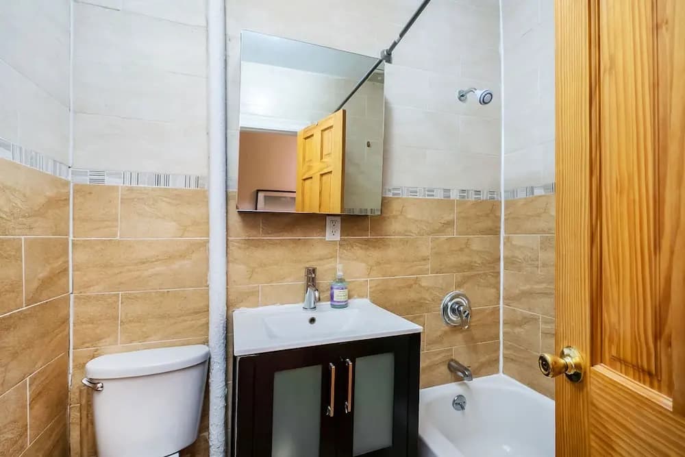 102-1a Best Value 2BR Apt Near Central Park - photo 6