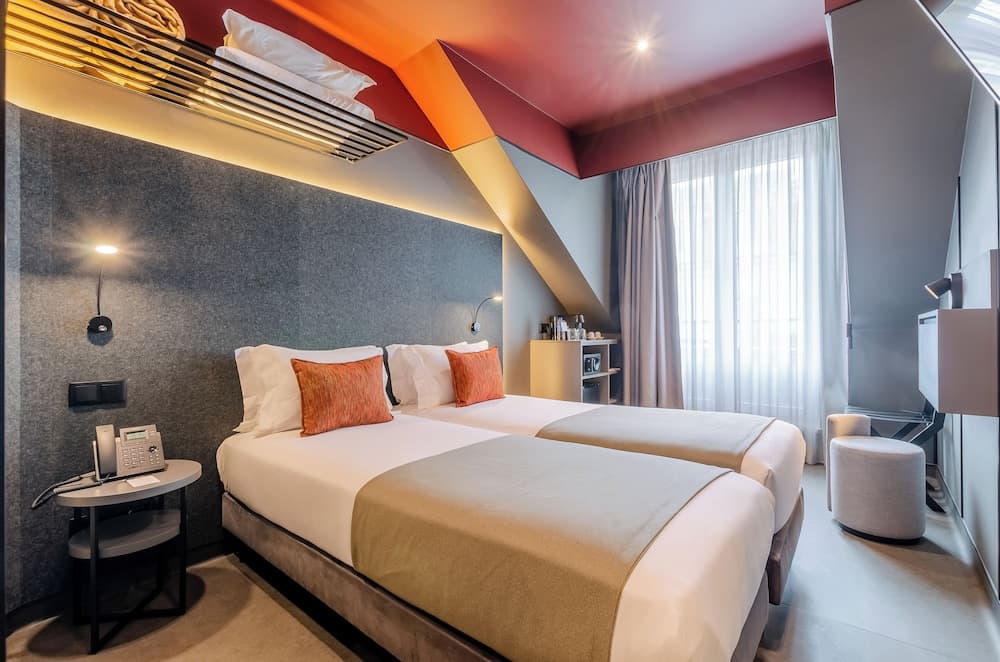 Lx Arch Hotel - photo 17