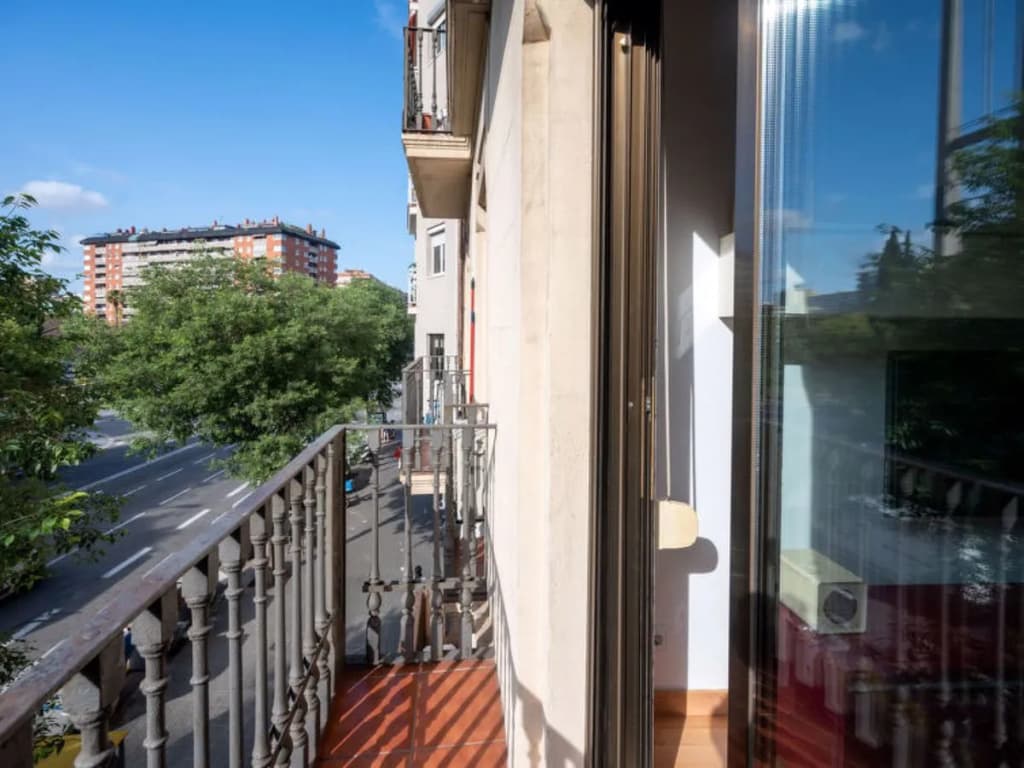 Barcelona Centric Apartment - photo 12