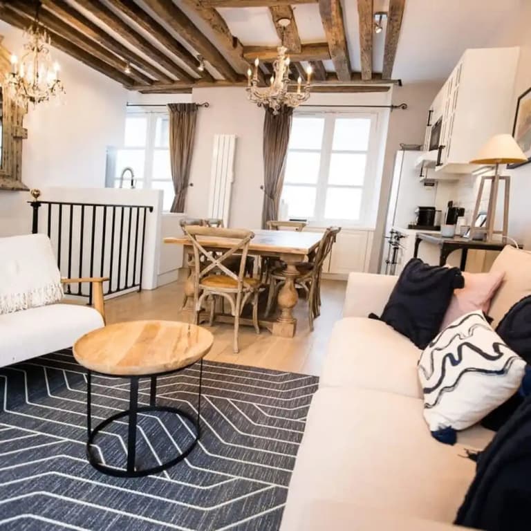 Classy Bourgeois Chic 2 Bedroom Apt in Le Marais - photo 13