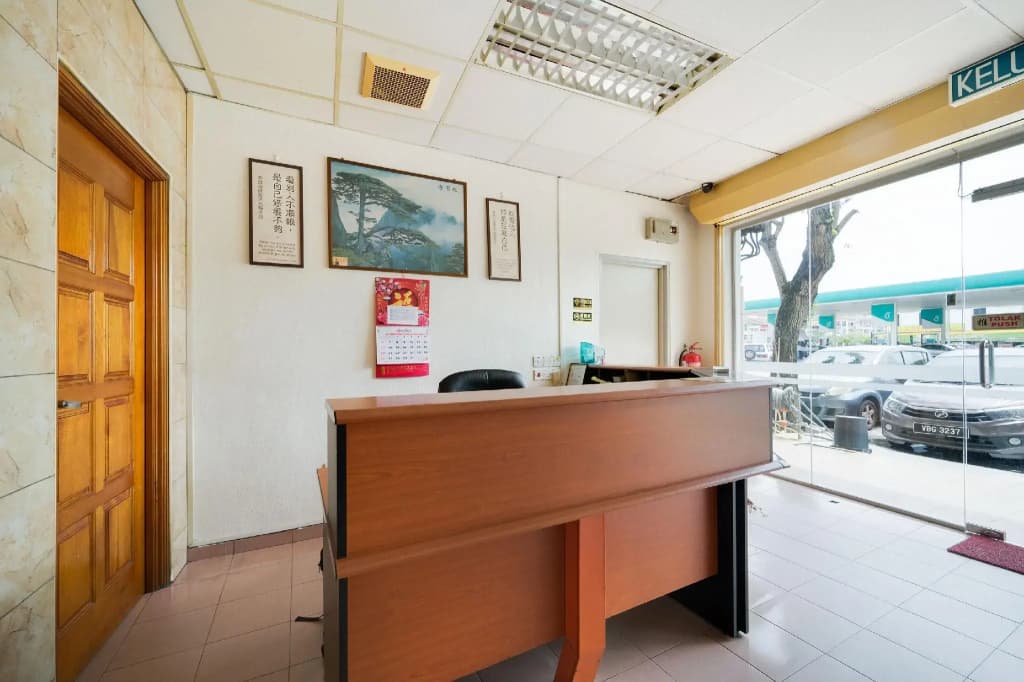 OYO 89461 CP Hotel - photo 2