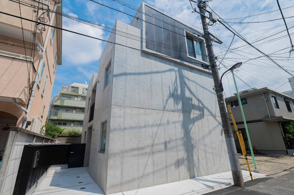 bmj Hyakunincho - main photo