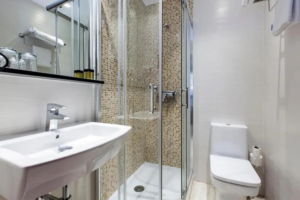 Hostal Castilla I - Atocha - photo 17