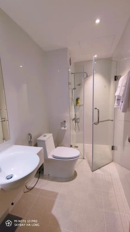 SkyBay HomeTel Ha Long - photo 7