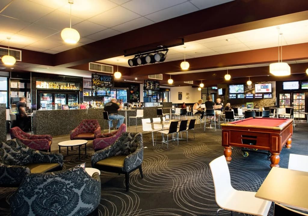 Nightcap at Skyways Hotel - photo 16