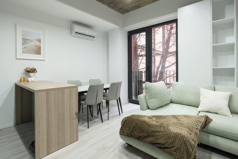 Bright 1BR apartment in Avlabari - photo 5