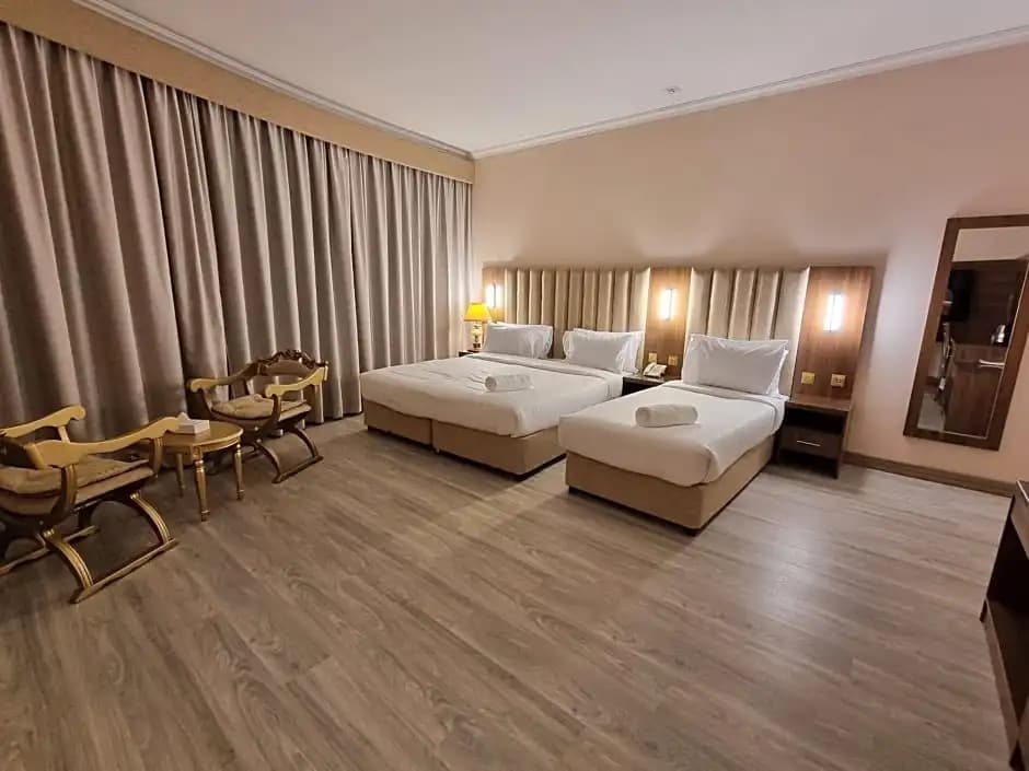 Vista Square Hotel - photo 6