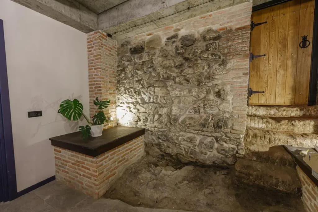 Gregory's Home in Old Tbilisi - photo 16