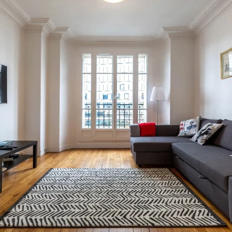 Zola Riverview Great 2 Bedroom in Paris - photo 1